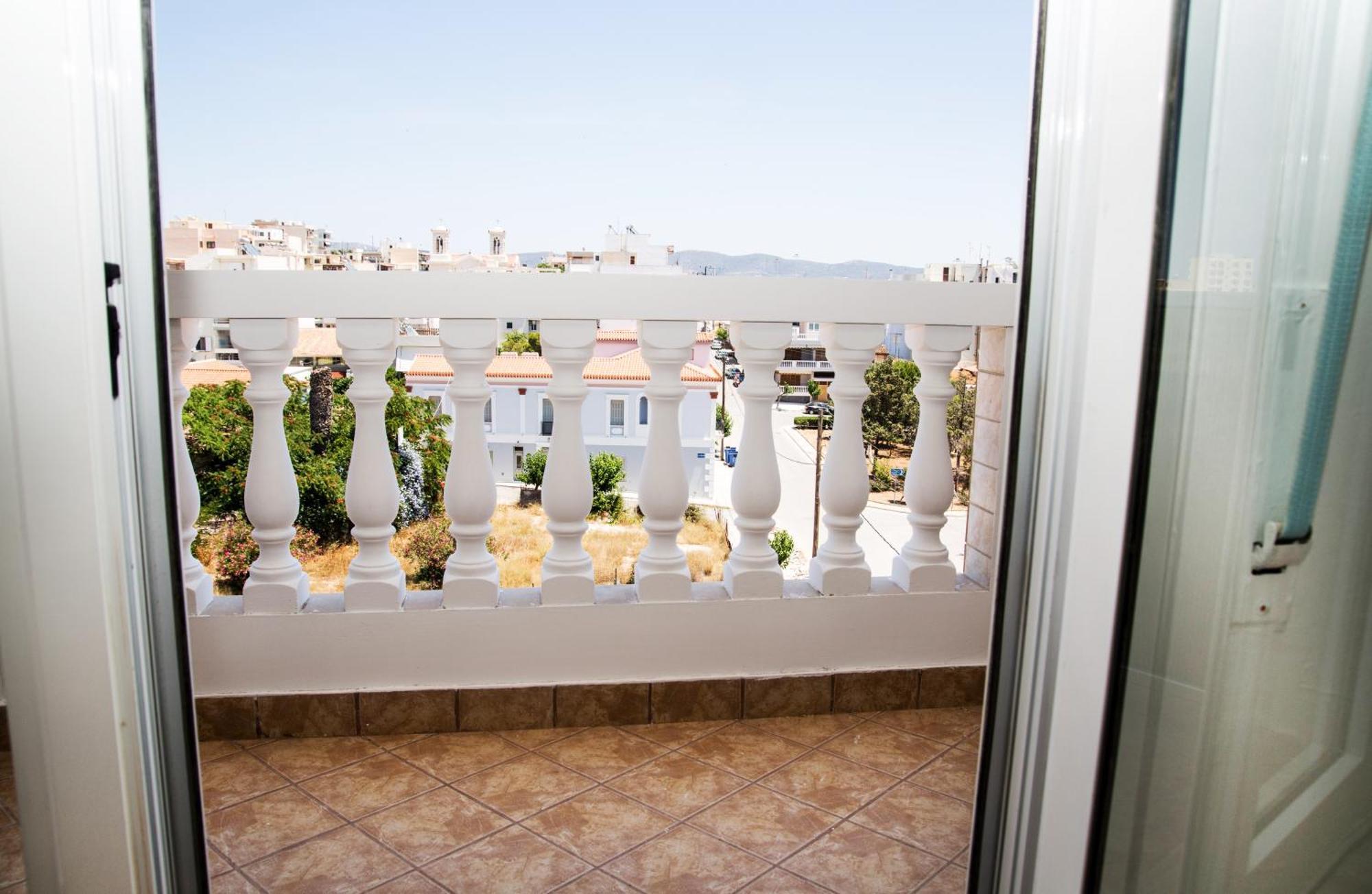 Nikolakakis Rooms Lavrio الغرفة الصورة
